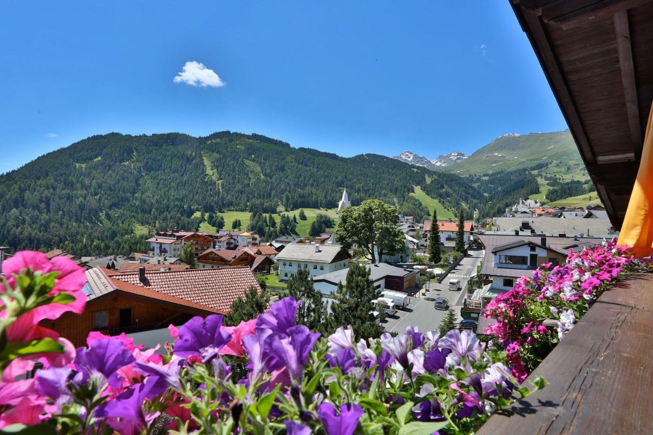 Hotel Silvretta แซร์เฟาส์ ภายนอก รูปภาพ